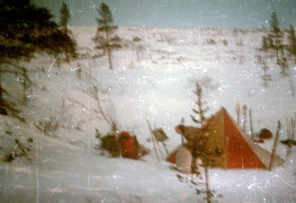 Для палатки выбираем 
укромные ложбины - 
прячемся от неугомонного 
полярного ветра
